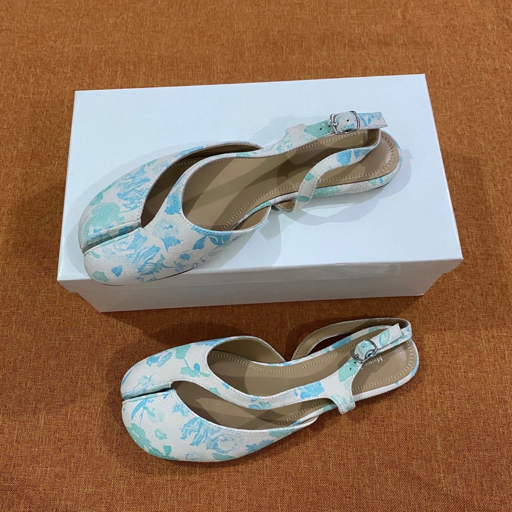 Maison Martin Margiela Women’s Floral Split-Toe Slingback Flats - Picture 5 of 8